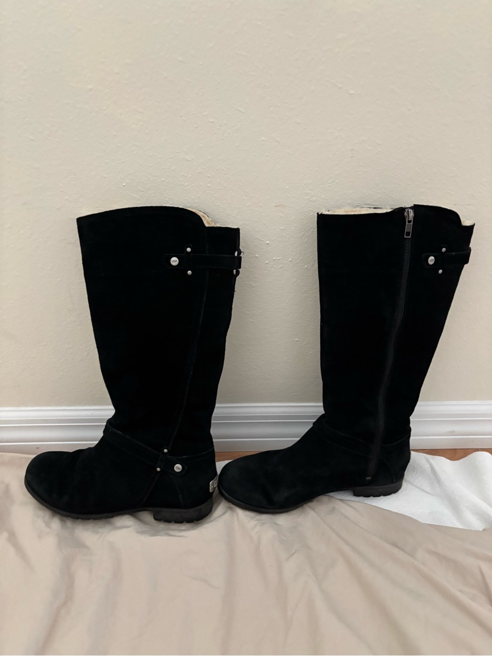UGG Jillian Riding Boot - Picture 3 of 7
